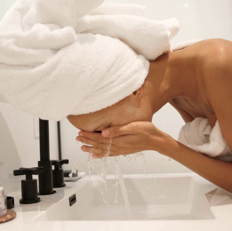 Best Face Wash for Sensitive Skin (Gentle Cleansers That Won’t Irritate)
